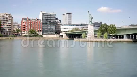 巴黎自由女神像的时间流逝从正面看视频的预览图