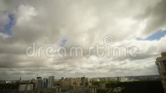 城市兰沙夫特的云影视频的预览图