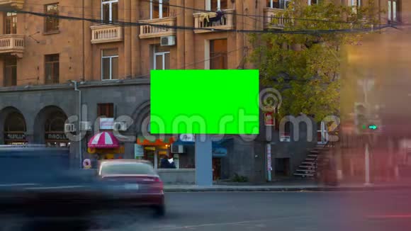4时间洛杉矶视频广告广告牌与绿色屏幕与长曝光车在城市的背景视频的预览图