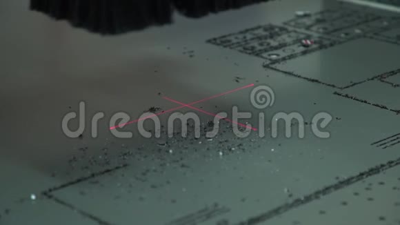 本体切割激光标签复合材料的切割工作中的设备视频的预览图