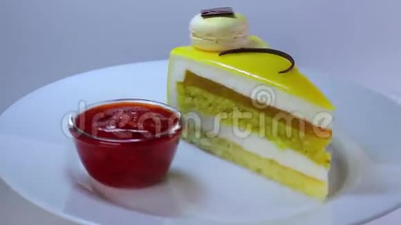 旋转蛋糕视频的预览图