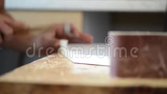 安装木头的人视频的预览图
