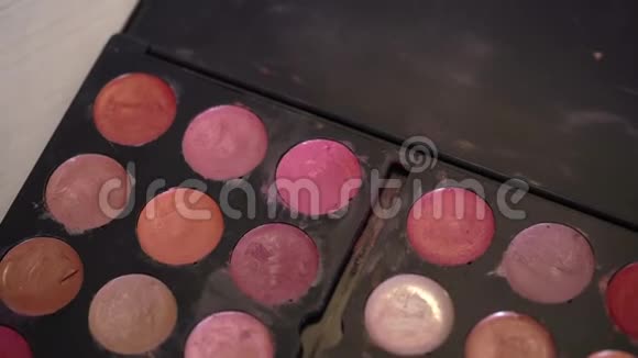 装饰化妆品托盘视频的预览图