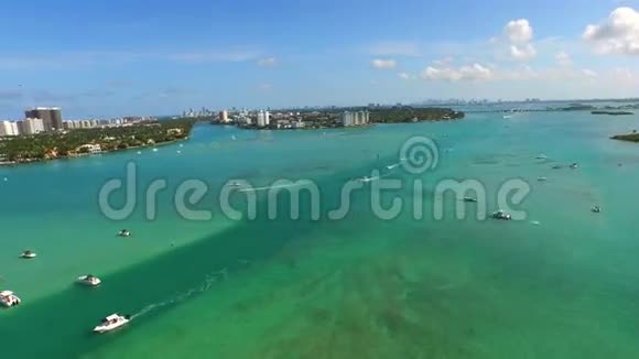 迈阿密海滩沙滩酒吧空中录像视频的预览图