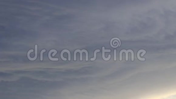 天空中棉花云的时间流逝视频的预览图