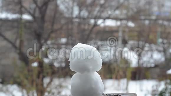 雪人来自第一场雪视频的预览图