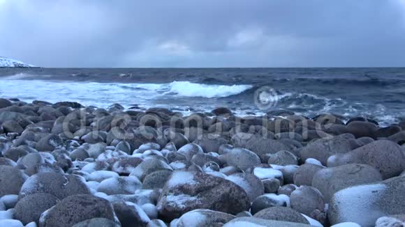 巴伦支海沿岸二月傍晚泰伯卡俄罗斯摩尔曼斯克地区视频的预览图