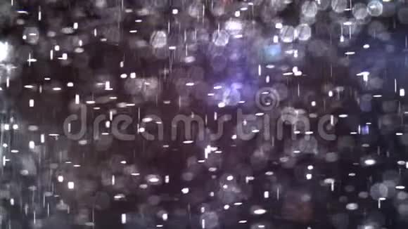 抽象背景与水中氧气的bokeh在移动视频的预览图