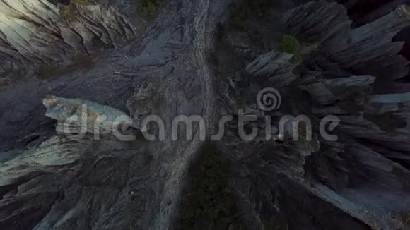 顶部向下空中天桥新西兰普坦吉鲁阿皮纳克尔斯胡杜斯视频的预览图