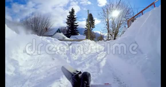 4k人用吹雪机清雪视频的预览图