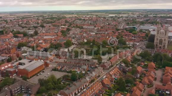 英国东约克郡比弗利明斯特和周围城镇的鸟瞰图2019年视频的预览图