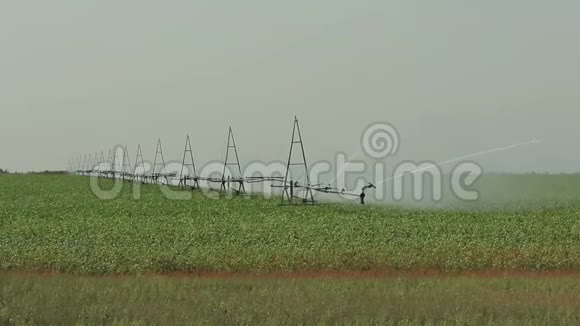 田间灌溉系统复合视频的预览图