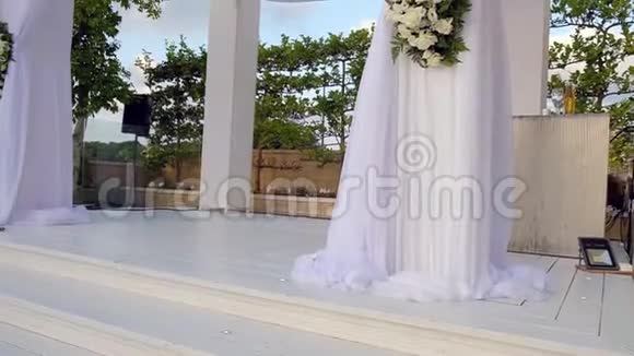 美丽的慢镜头视频高清犹太胡帕婚礼门视频的预览图
