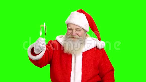 圣诞老人手里拿着香槟杯颜色视频的预览图