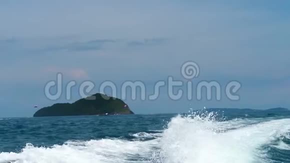 安达曼海海景快艇后景视频的预览图