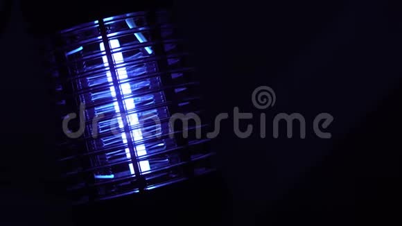 使用紫外线灯的电动灭蚊器视频的预览图