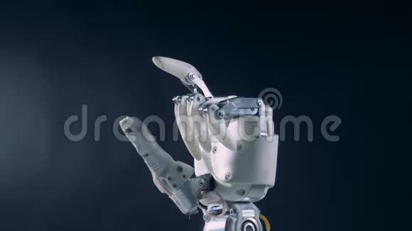 自动手弯曲手指关闭未来派机器人概念视频的预览图