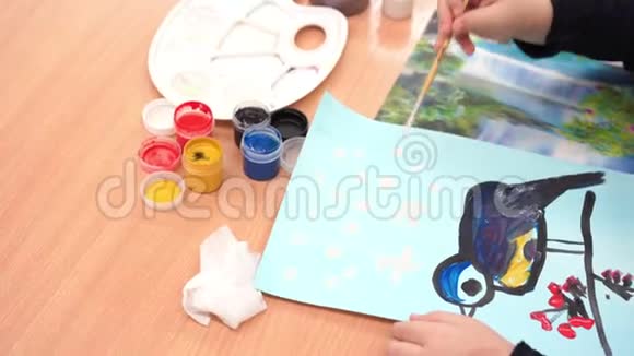 学前教育幼儿园儿童画冬季鸟类的颜色视频的预览图