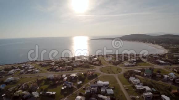 乌拉圭马尔多纳多蓬塔科达空中观景海岸视频的预览图