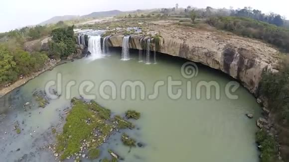 越南达克拉克中央高地德雷努尔瀑布慢镜头视频的预览图