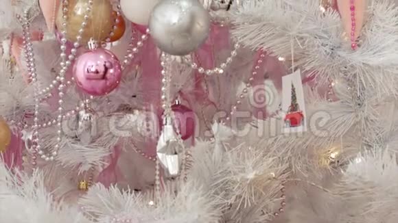高清圣诞树圣诞装饰特写镜头视频的预览图