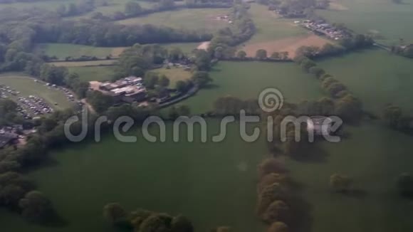 英国南部加特威克机场的英国乡村景色视频的预览图