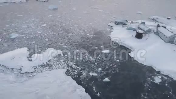 南极弗拉德斯基站空中变焦延时视频的预览图