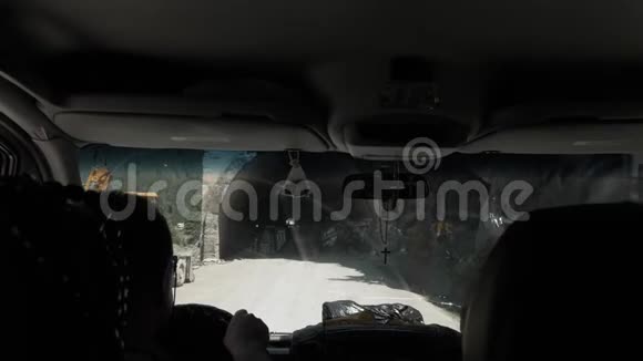 汽车开往乔治亚州的隧道视频的预览图