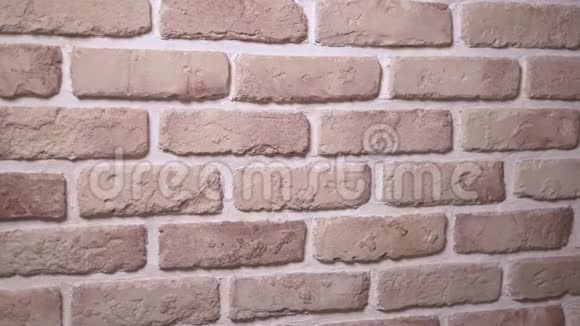背景纹理米色丁字砖阁楼风格砖墙视频的预览图