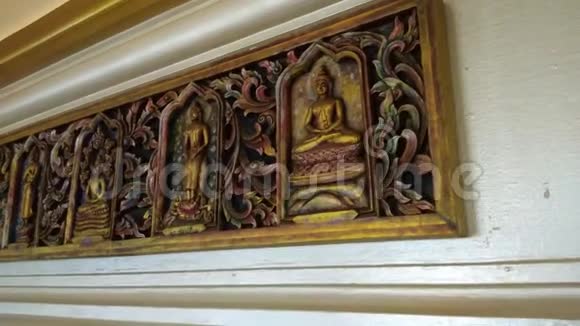泰国曼谷寺庙墙上的金像视频的预览图