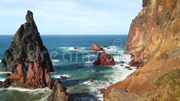 4K视频美丽的海景悬崖视频的预览图