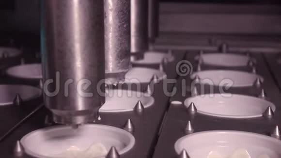 酸奶油的制造视频的预览图