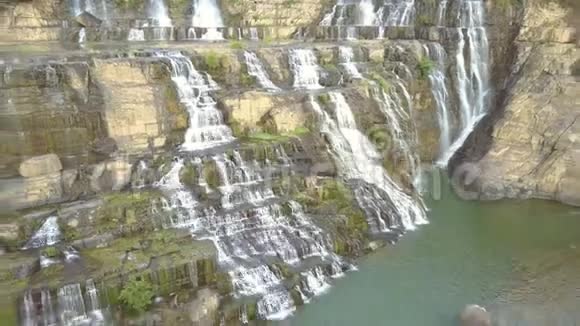 Pongour水泡沫溪的上景低处视频的预览图