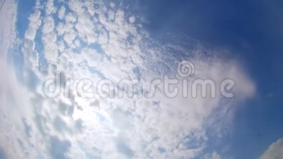 晴朗的蓝天大自然的白云时光视频的预览图