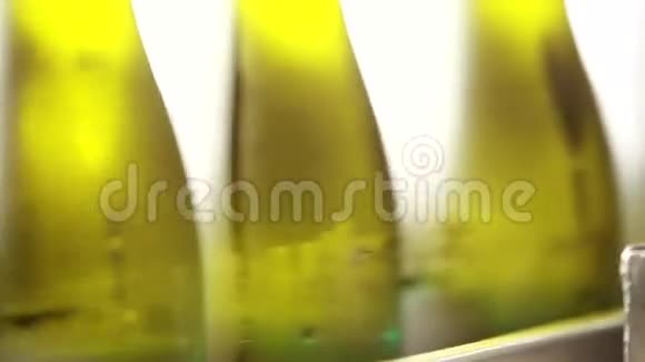 Bottle013视频的预览图