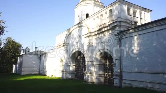 伊兹梅洛沃公园的古建筑视频的预览图