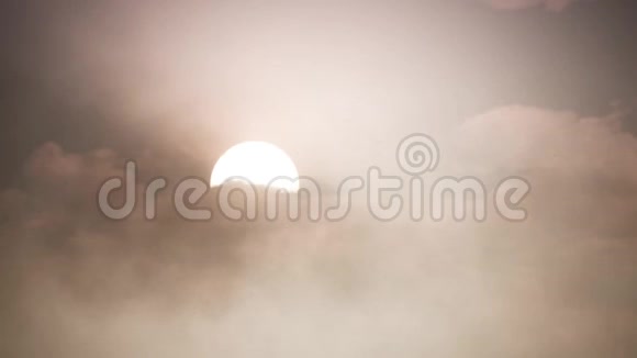 有雾的日出视频的预览图