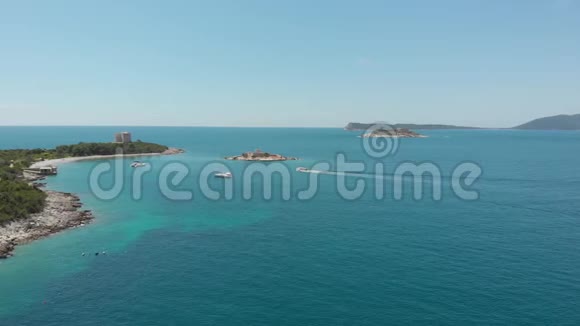 阿尔扎堡和奥托西奇戈斯帕岛靠近亚得里亚海的马穆拉岛黑山视频的预览图