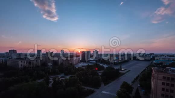 哈尔科夫城从上面日出时分乌克兰视频的预览图