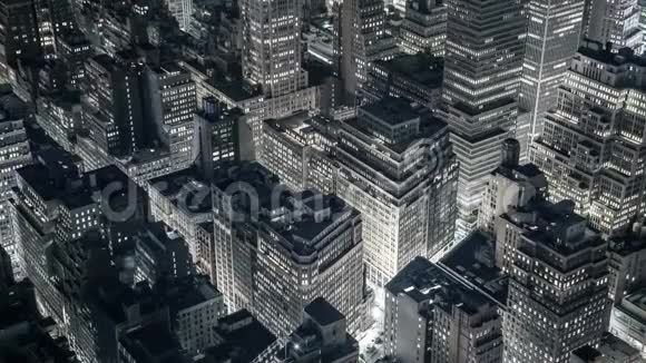 纽约夜景建筑物的屋顶视频的预览图