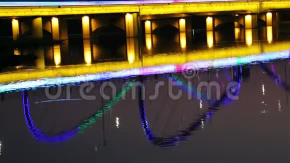 河景灯光桥反射视频的预览图