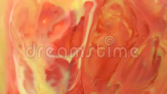 红棕色抽象食品颜色油墨移动或流动背景视频的预览图