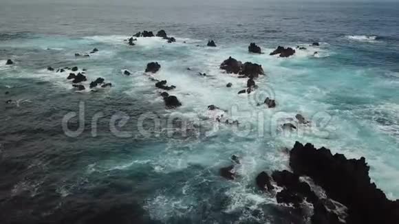 夏威夷海岸线空中视频的预览图