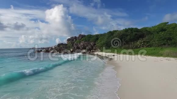 岩石海滩塞希尔斯岛4视频的预览图