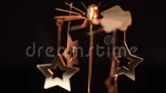 圣诞节装饰蜡烛旋转木马视频的预览图