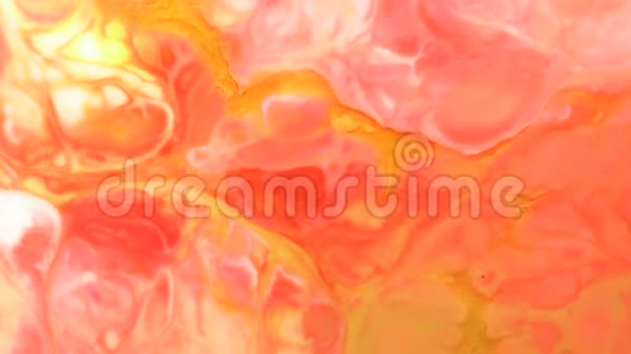 红橙白色抽象食品颜色油墨移动或流动背景视频的预览图