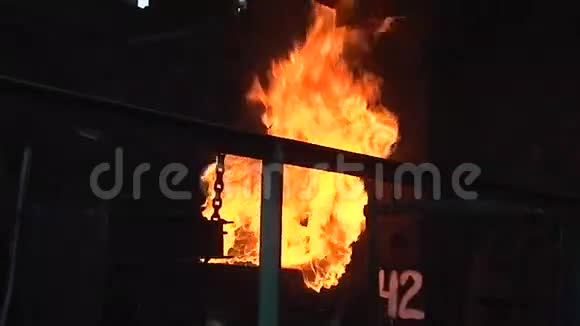 火冒出来了视频的预览图
