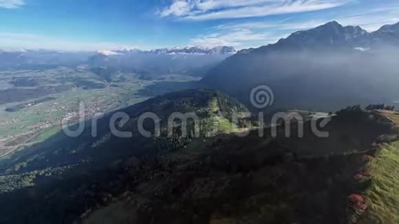 飞越罗斯费尔德山全景公路德国伯希特斯加登视频的预览图