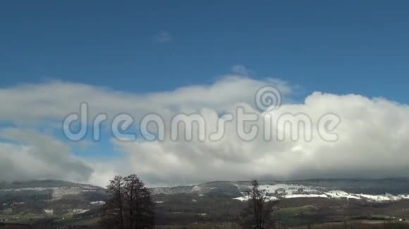 云冬雪山天视频的预览图