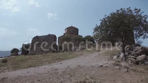 山顶上的老石头东正教教堂格鲁吉亚东部Mtskheta附近的Jvari修道院视频的预览图